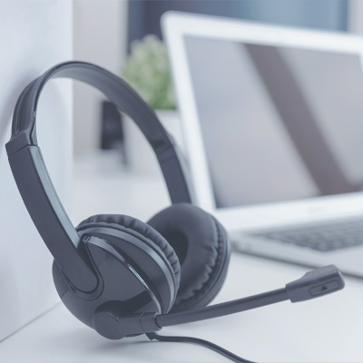 専用スタジオからの<br />高品質レッスン